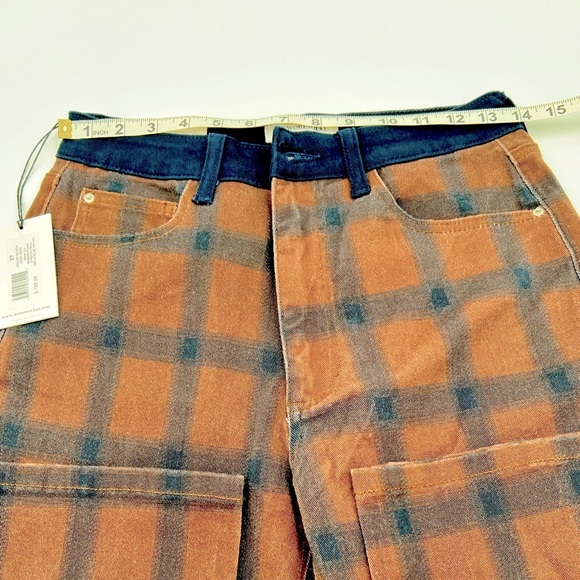 WEWOREWHAT - Color Block Icon Jeans - Picture 10 of 15